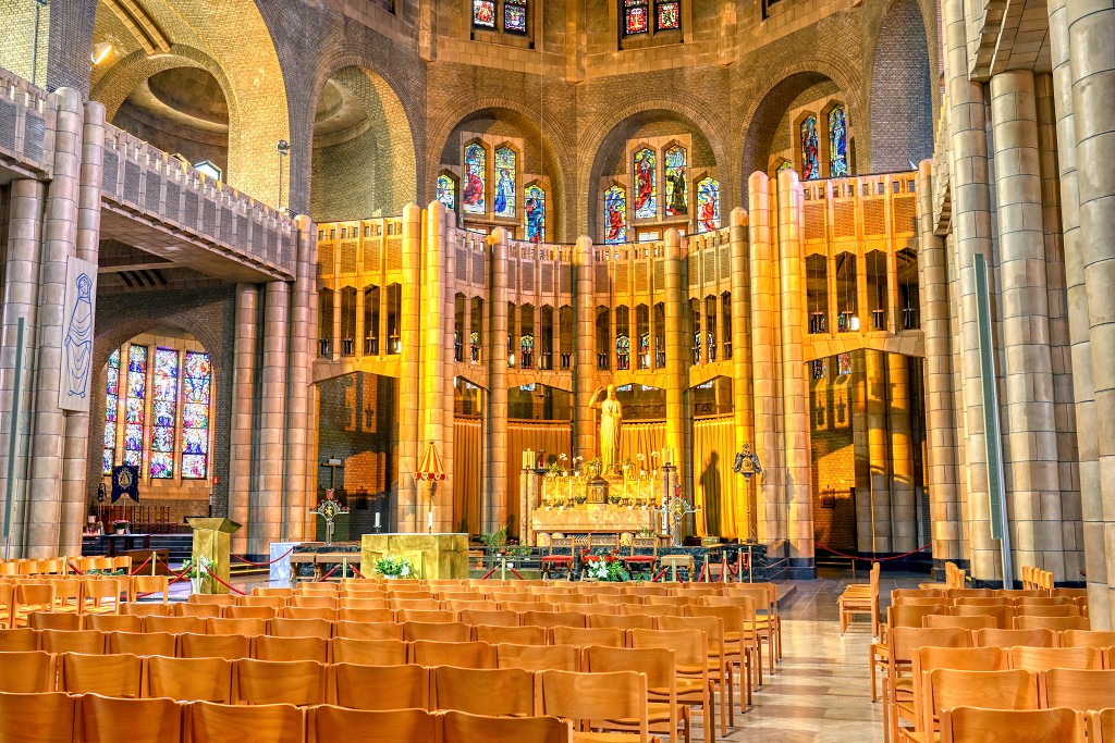 HDR Abbaye Basilique Koekelberg kerk eglise kerkfotografie religie religion bedevaart rooms katholiek kathedraal pelgrimage cathedrale klooster basiliek